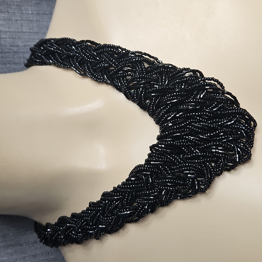 VINTAGE HAND WOVEN GLASS COLLAR NECKLACE IN BLACK
